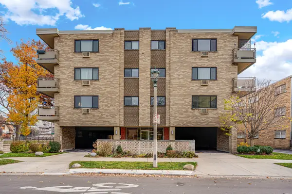 224 N Kenilworth Avenue #4D, Oak Park, IL 60302