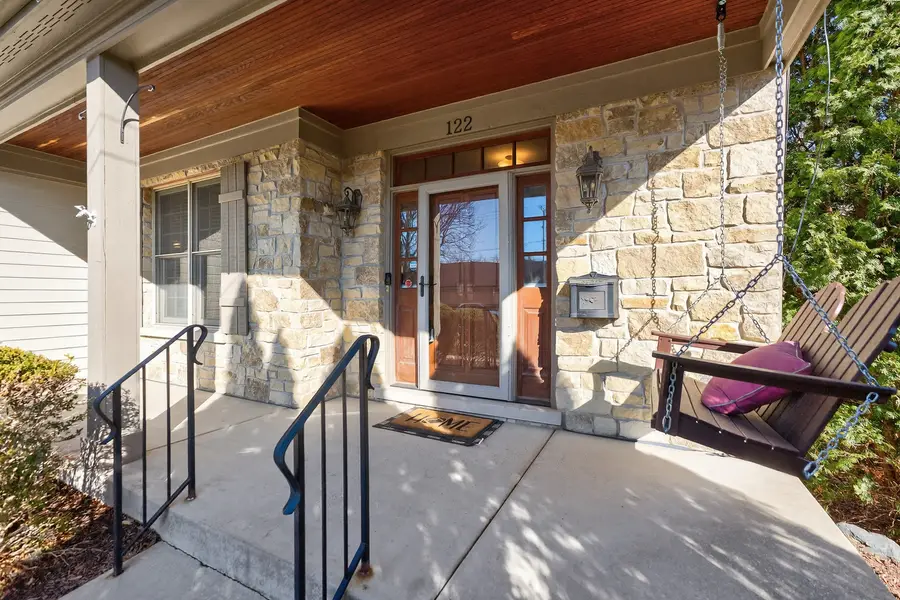 122 N 11th Avenue, Saint Charles, IL 60174 - #2