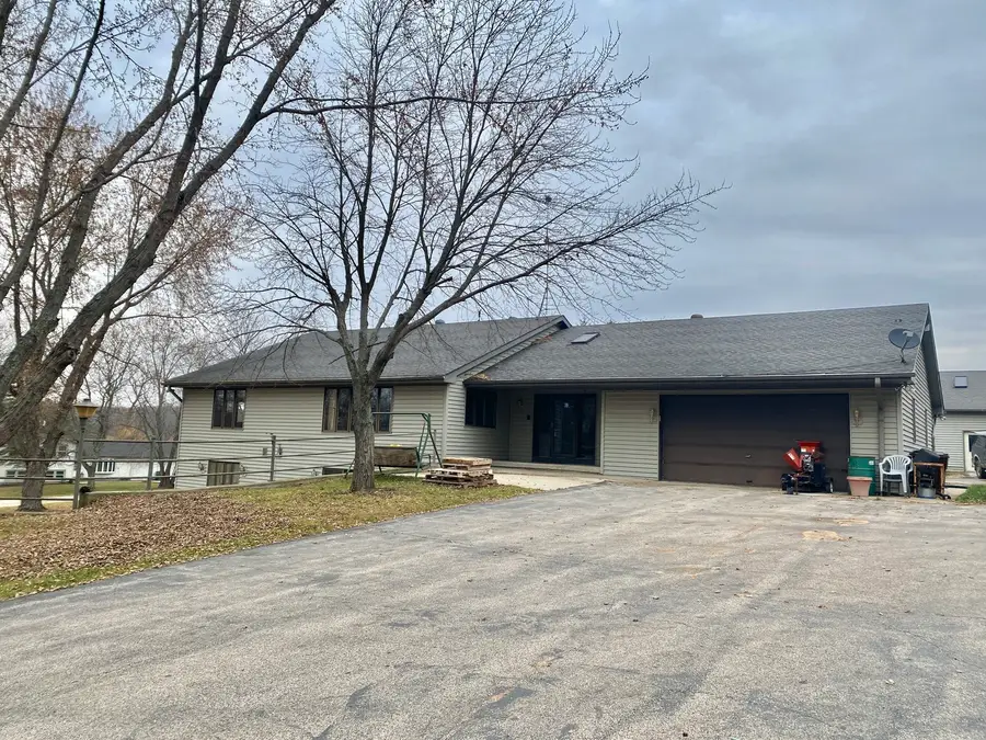 19420 Frank Court, Woodstock, IL 60098 - Image #2