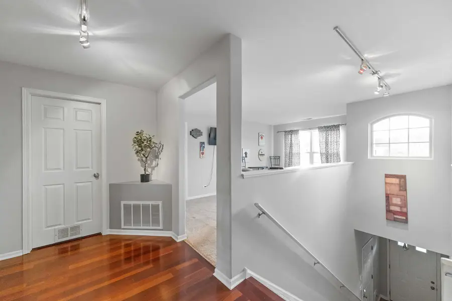 32802 Fowler Circle, Warrenville, IL 60555 - Image #2