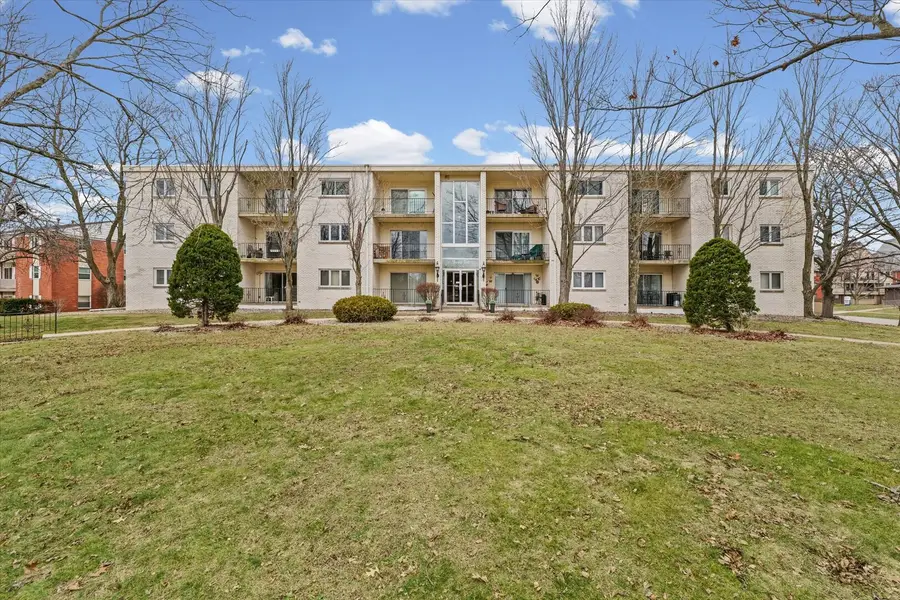 1004 E Harding Drive #303, Urbana, IL 61801 - Image #2