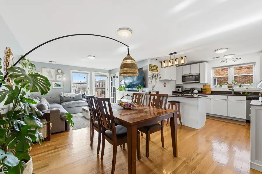 2501 W Bryn Mawr Avenue #506, Chicago, IL 60659 - Image #3