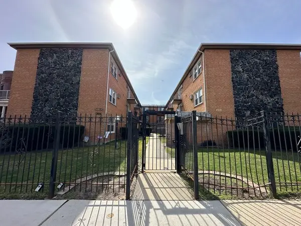 1727 W Touhy Avenue #5, Chicago, IL 60626