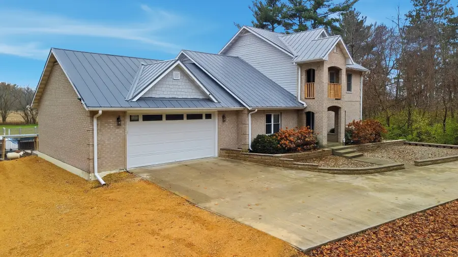 7231 S Lost Nation Road, Dixon, IL 61021 - Image #2