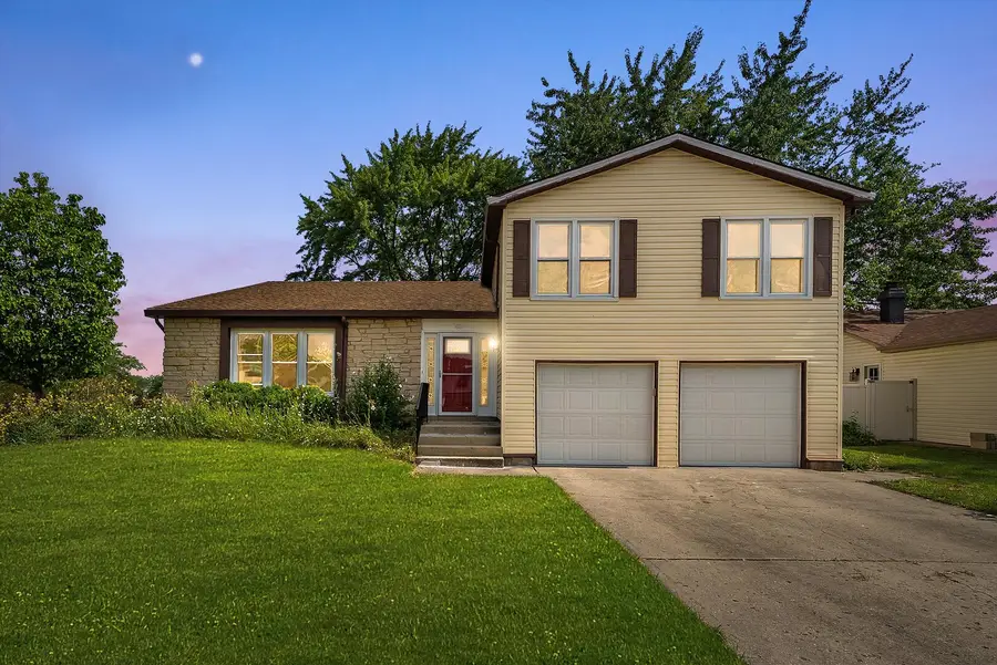 88 Hesterman Drive, Glendale Heights, IL 60139 - #2