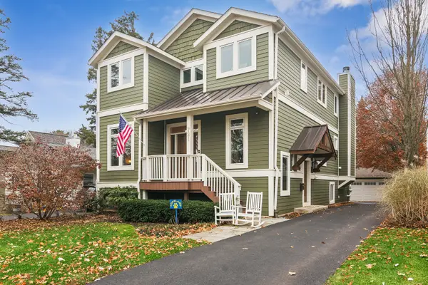 721 Meadow Lane, Libertyville, IL 60048