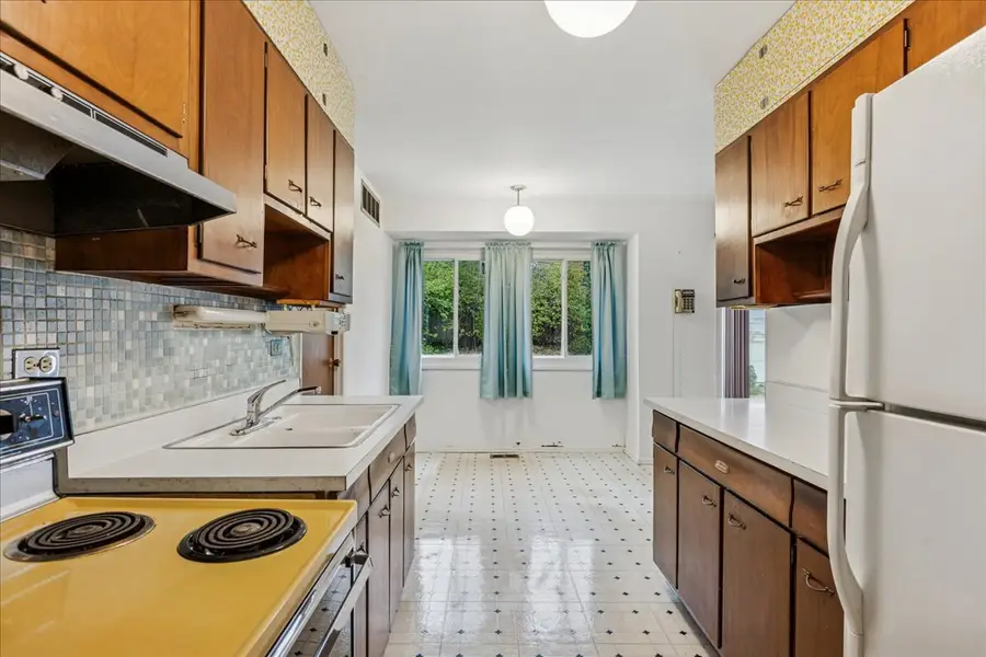 1420 Cooper Road, Hoffman Estates, IL 60169 - Image #3