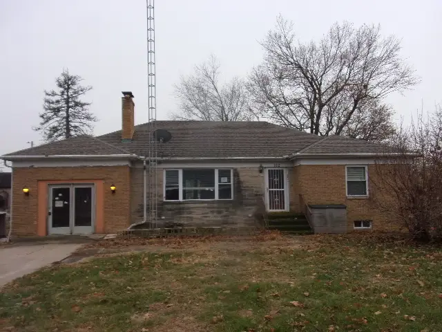 102 W Center Street, Le Roy, IL 61752 - Image #1