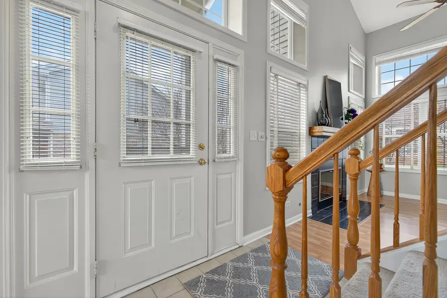 160 Sherwood Court, Roselle, IL 60172 - Image #3