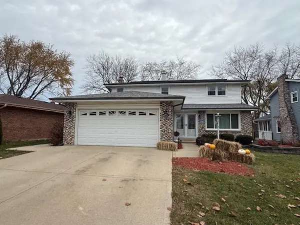 969 Dearborn Circle, Carol Stream, IL 60188