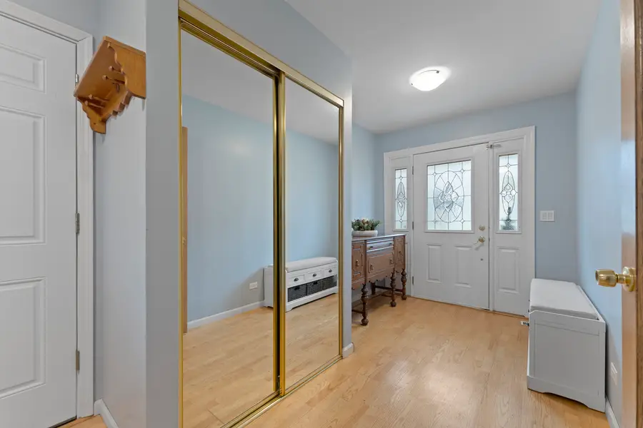 309 Plymouth Lane Nw, Bloomingdale, IL 60108 - Image #2