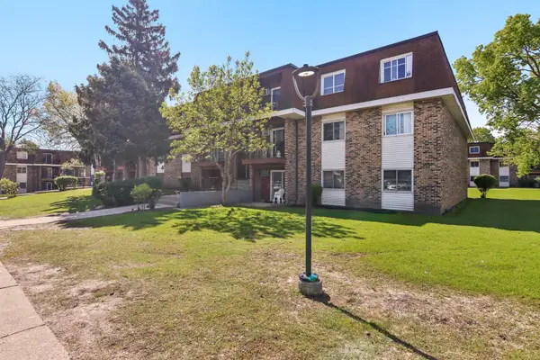 615 Hill Drive #303, Hoffman Estates, IL 60169