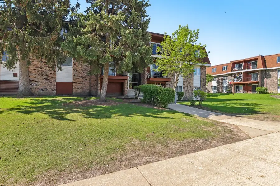 615 Hill Drive #303, Hoffman Estates, IL 60169 - Image #2