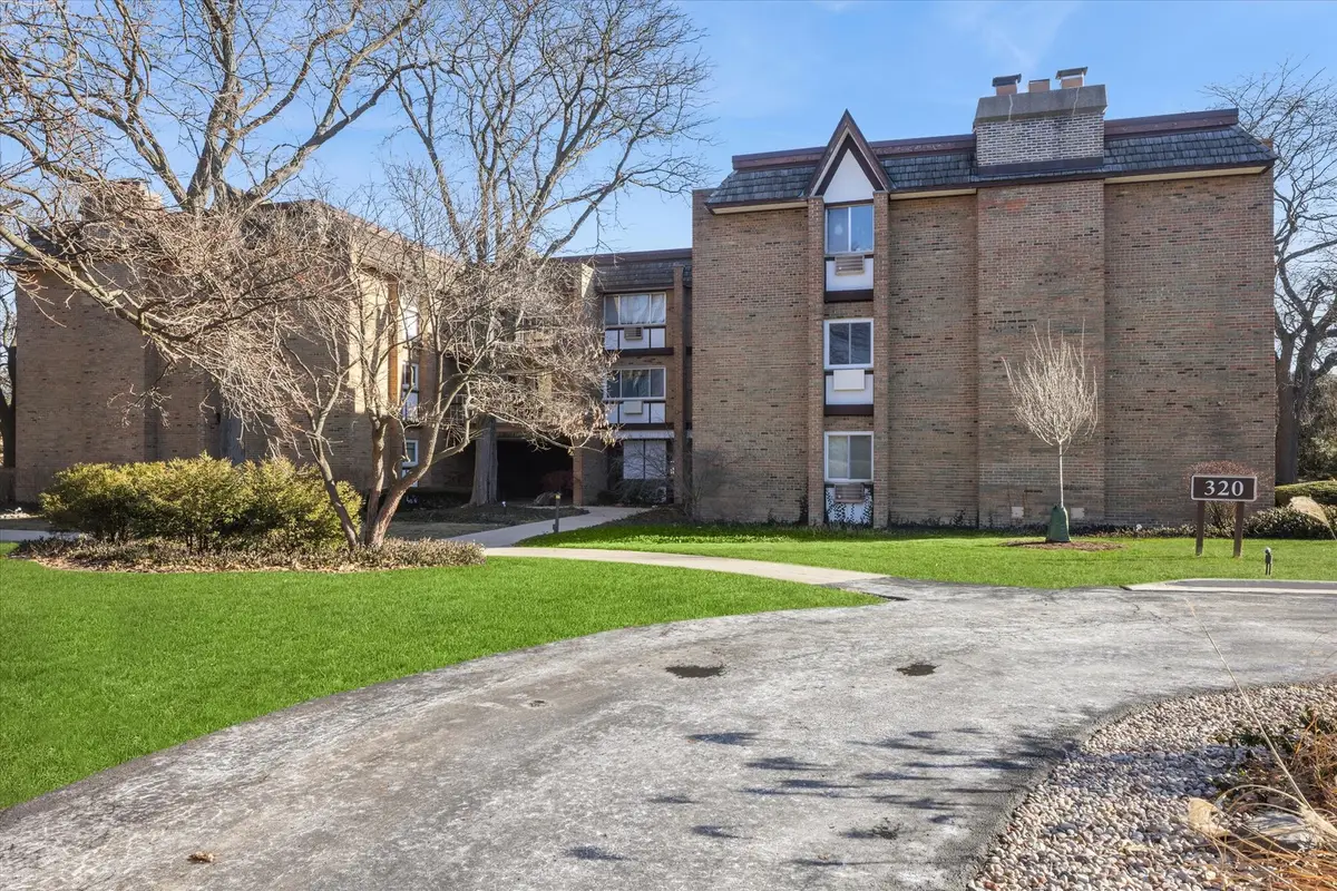 320 Claymoor Road #1A, Hinsdale, IL 60521 - Image #1