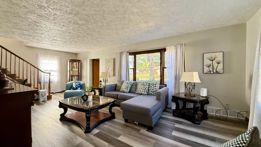 1016 Kingsway Avenue, Rockford, IL 61108 - Image #2