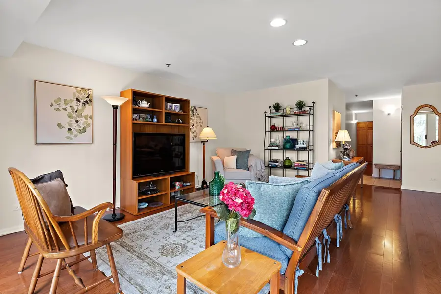 5020 Arbor Lane #203, Northfield, IL 60093 - Image #3