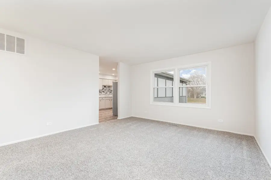 95 W Stevenson Drive, Glendale Heights, IL 60139 - Image #3