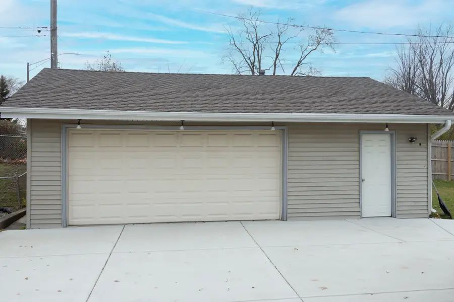 785 Woodlawn Street, Hoffman Estates, IL 60169 - Image #2