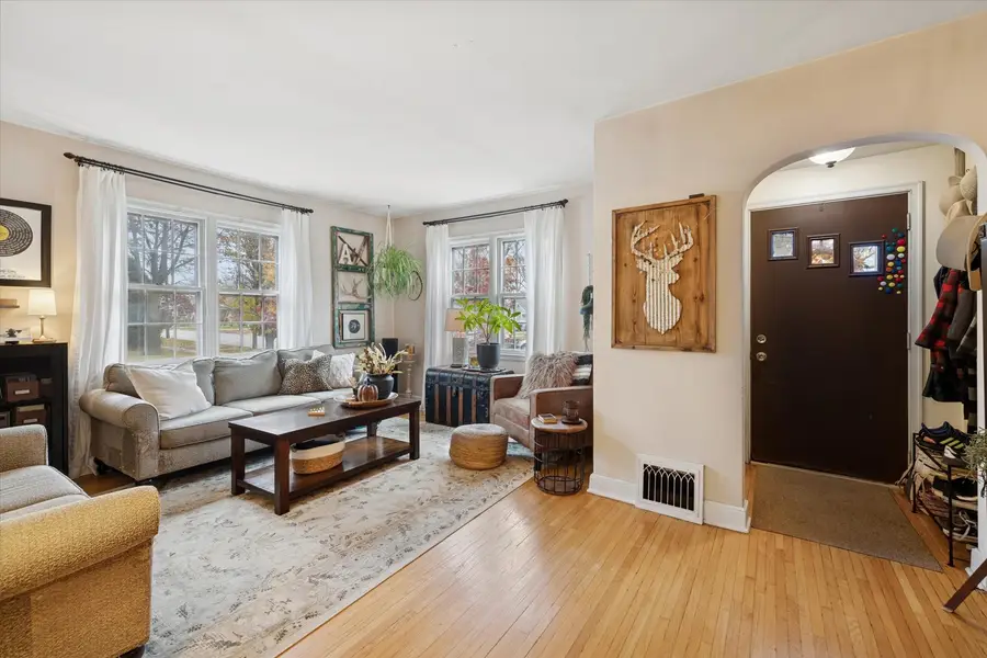 570 Morgan Street, Elgin, IL 60123 - Image #2