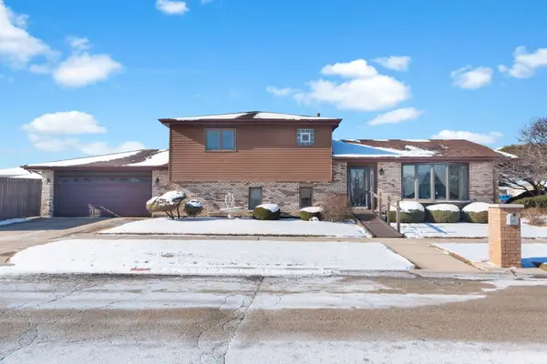 5841 W 75th Place, Burbank, IL 60459