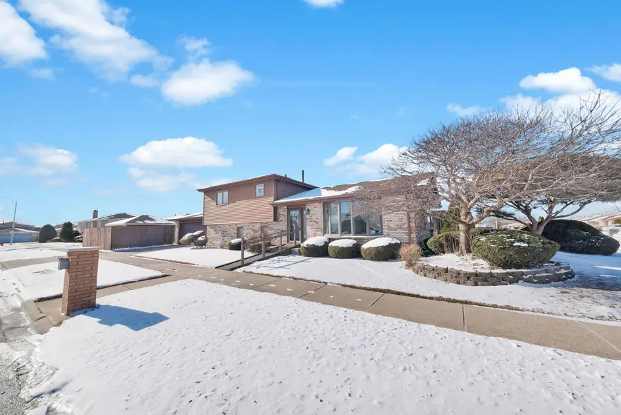 5841 W 75th Place, Burbank, IL 60459 - Image #3