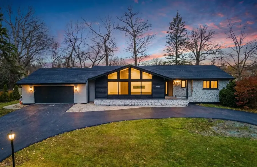 302 E Shady Drive, Palatine, IL 60067 - Image #2