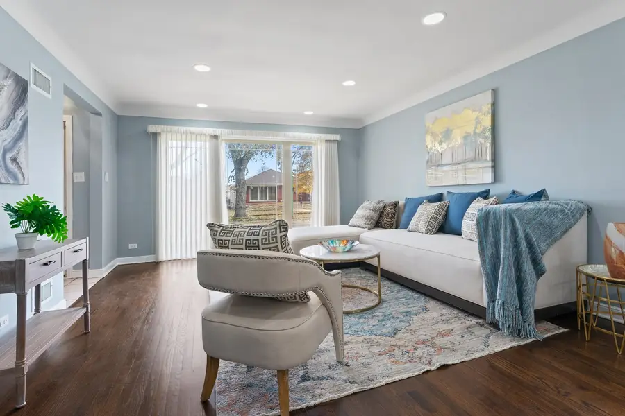 8914 S Chappel Avenue, Chicago, IL 60617 - Image #3