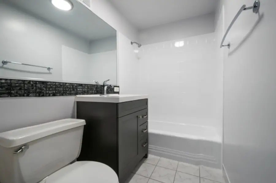 941 N Northwest Highway #3C, Park Ridge, IL 60068 - Image #3
