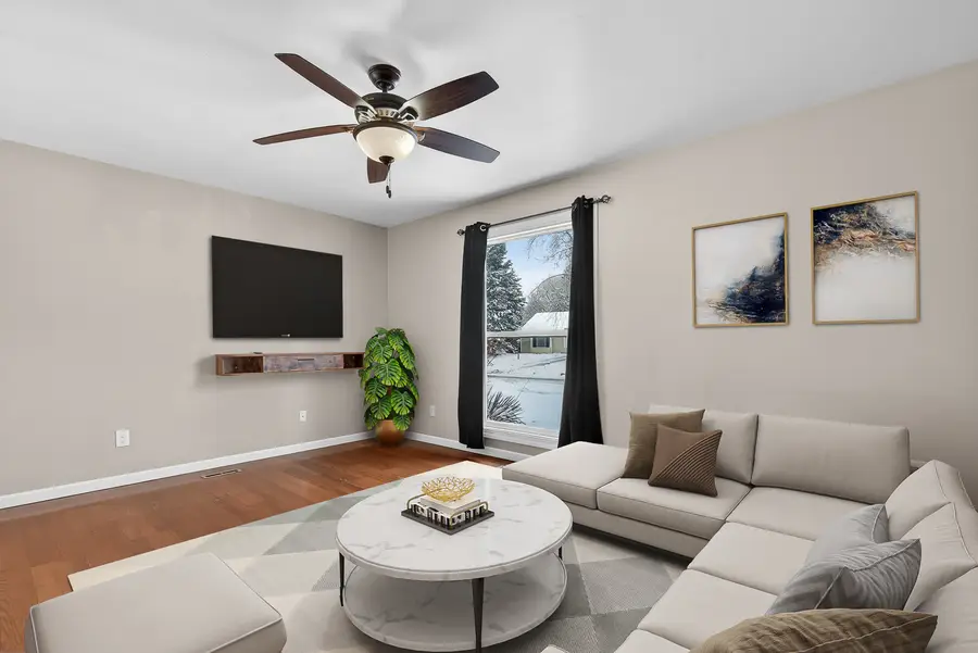 73 Ingleshire Road, Montgomery, IL 60538 - Image #2