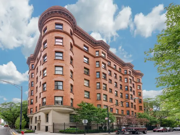 1210 N Astor Street #1A, Chicago, IL 60610