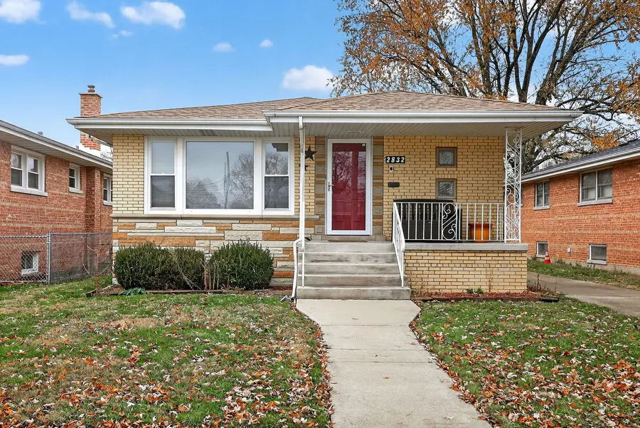 2832 W 100th Place, Evergreen Park, IL 60805 - Image #2