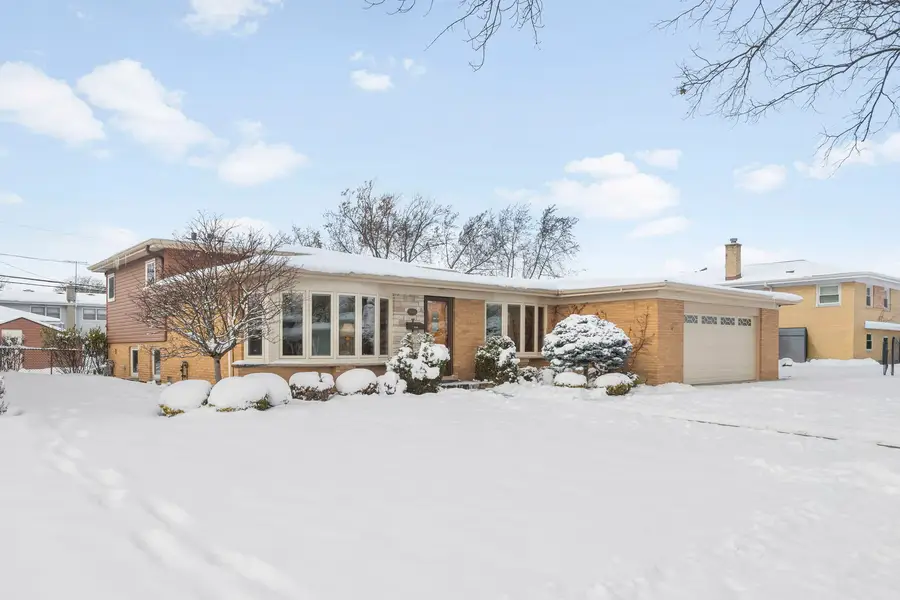9446 Overhill Avenue, Morton Grove, IL 60053 - Image #3