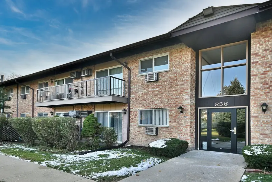 836 E Old Willow Road E #211, Prospect Heights, IL 60070 - Image #2