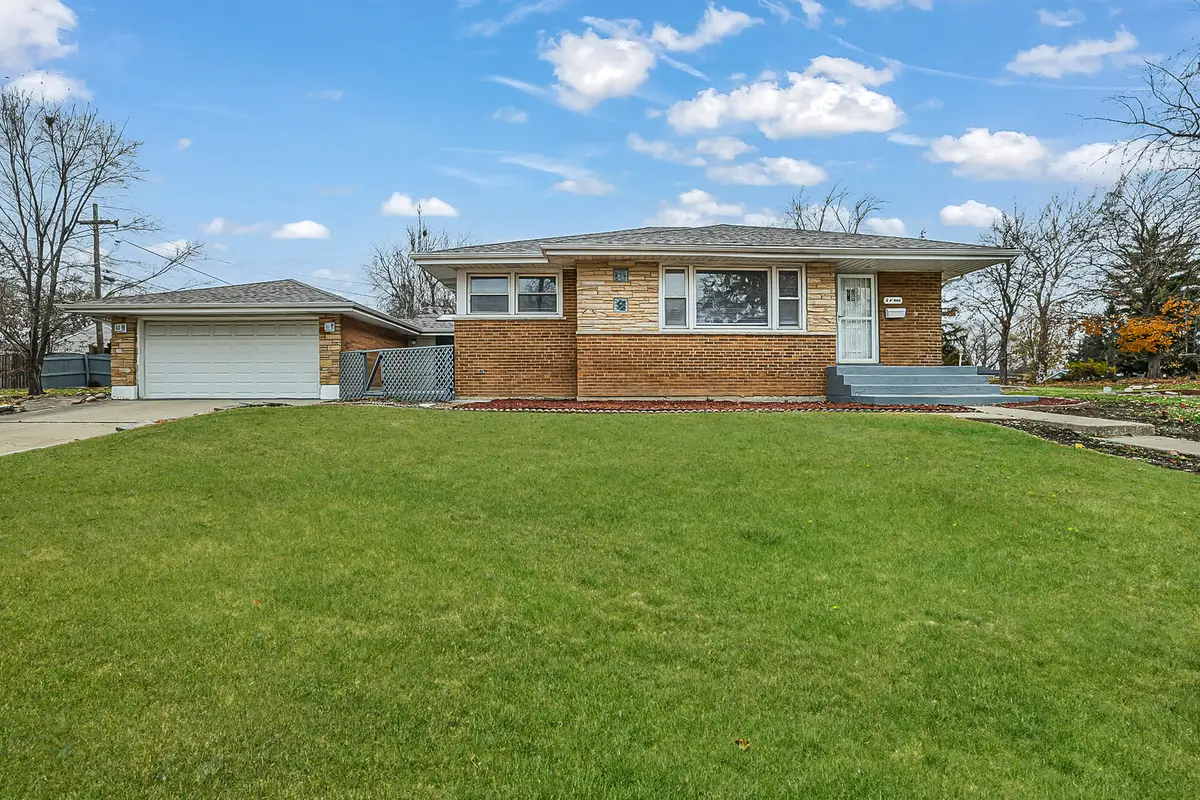 2 N Wisconsin Avenue, Addison, IL 60101 - Image #1