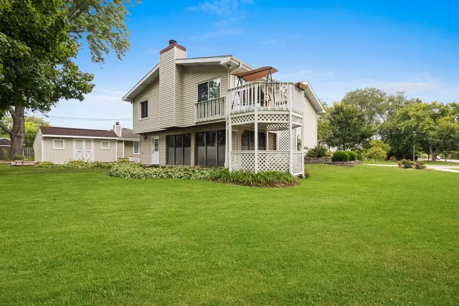 2004 E Parkview Circle, Hoffman Estates, IL 60169 - Image #3