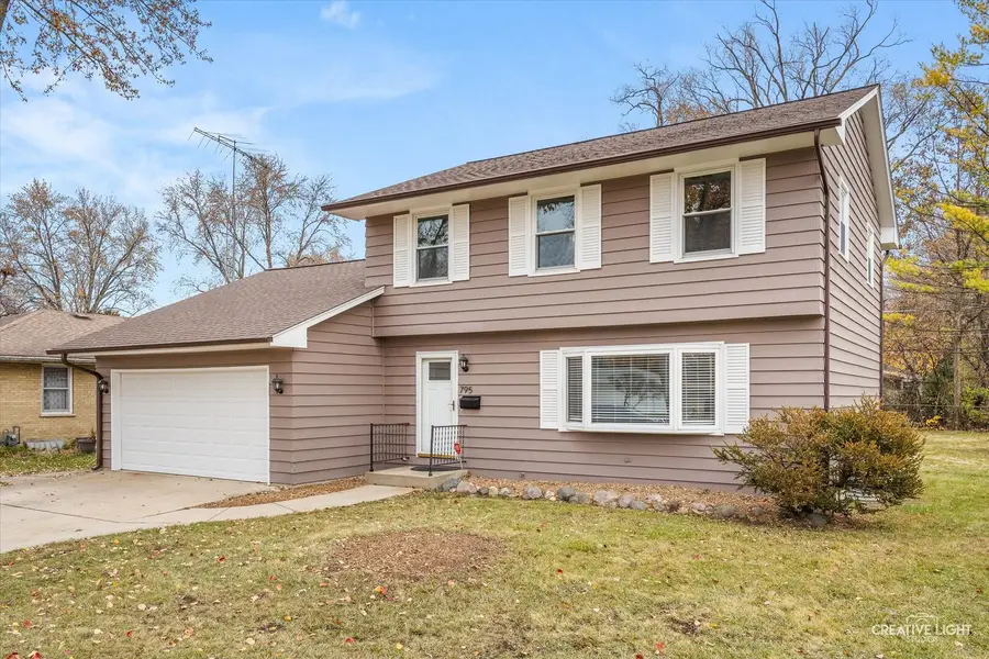 795 N Elmwood Drive, Aurora, IL 60506 - Image #2
