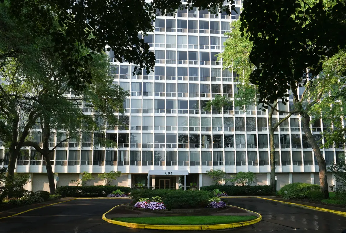 601 E 32nd Street #400, Chicago, IL 60616 - Image #1