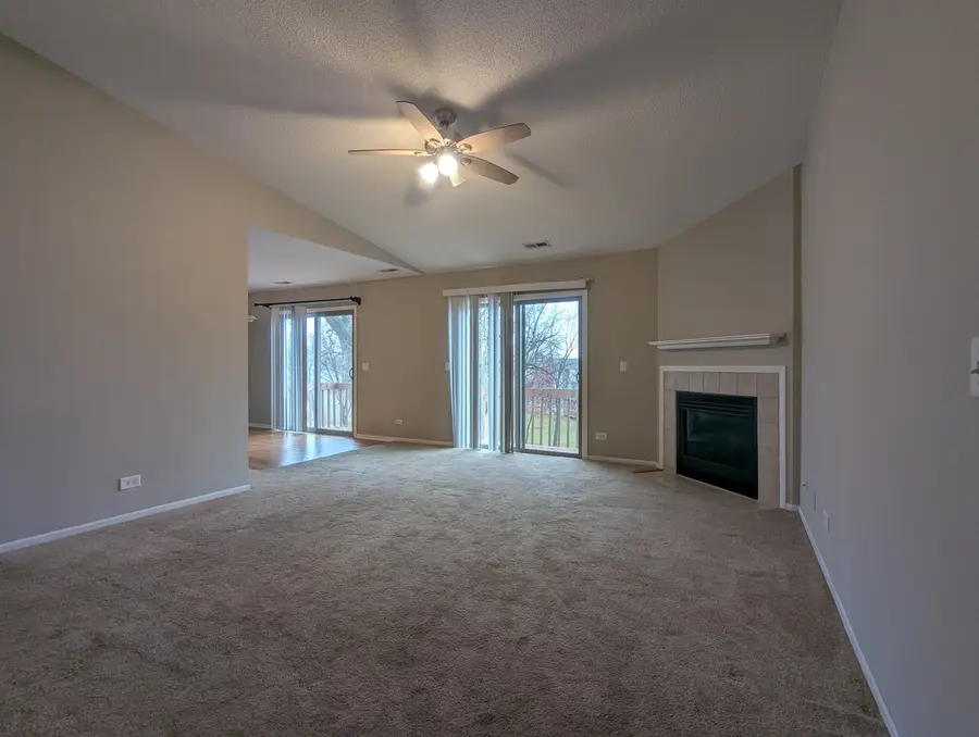 300 Woodridge Circle #C, South Elgin, IL 60177 - Image #3