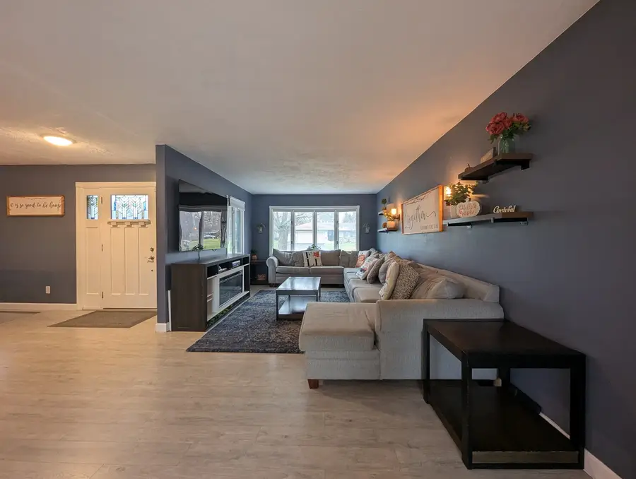 9639 Squire Lane, Belvidere, IL 61008 - Image #3