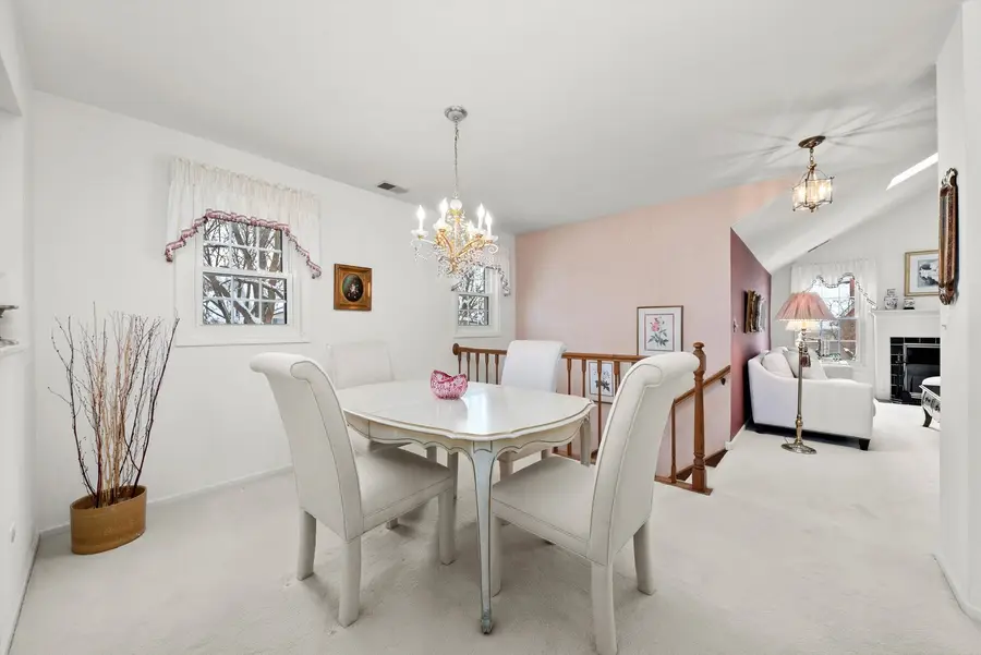 1943 N Charter Point Drive #D, Arlington Heights, IL 60004 - Image #3