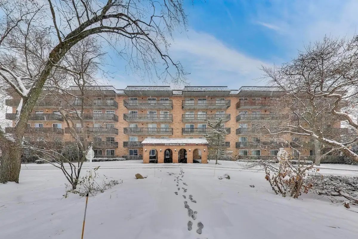 512 Redondo Drive #107, Downers Grove, IL 60516 - Image #1