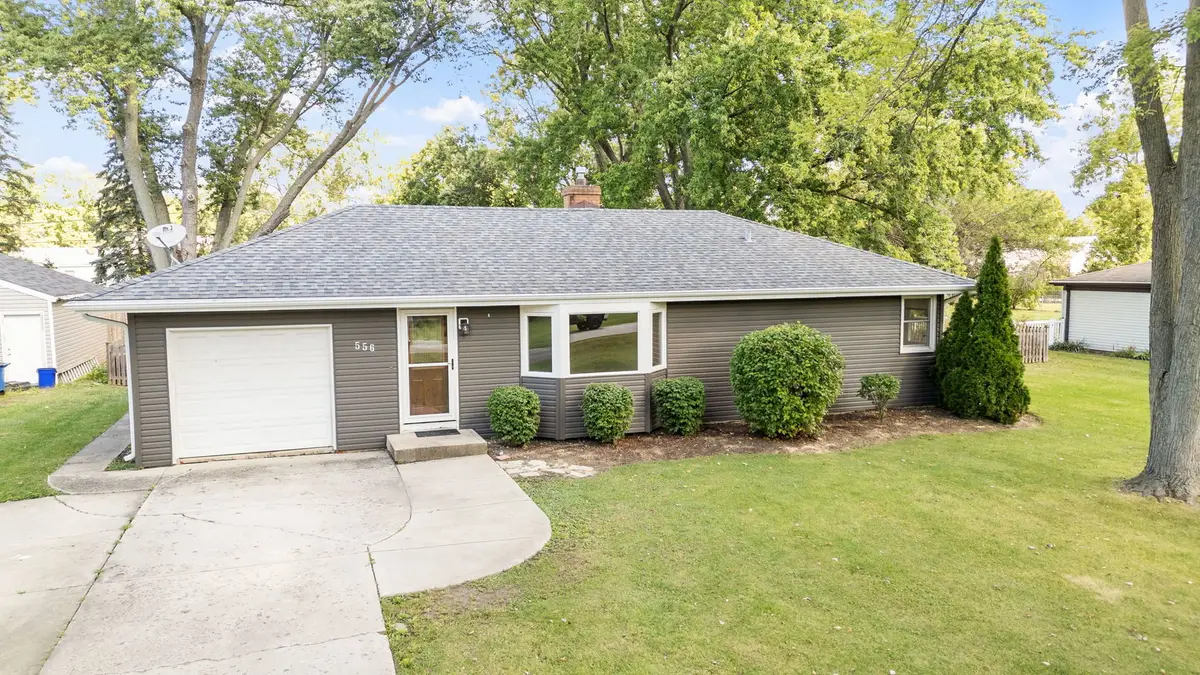 28w556 Forestview Avenue, Warrenville, IL 60555 - Image #1