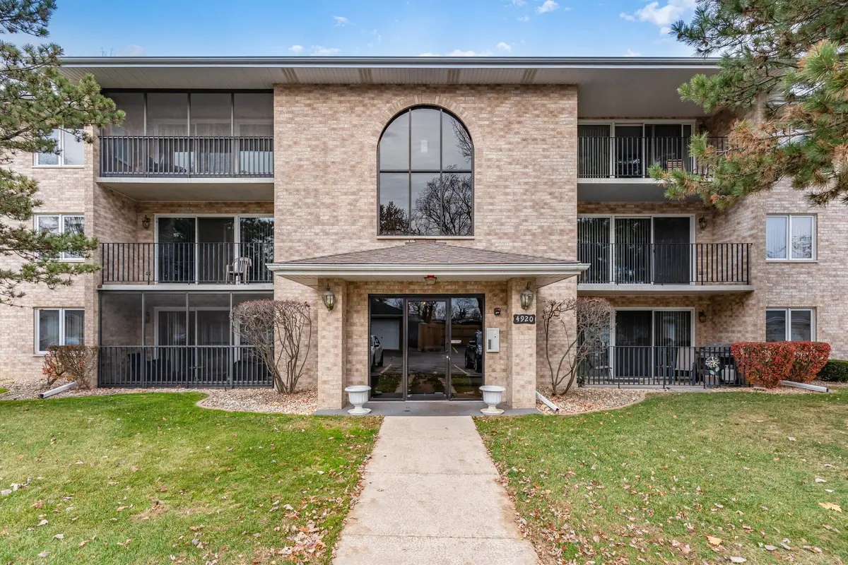 4920 W 134th Court #207, Crestwood, IL 60418 - Image #1