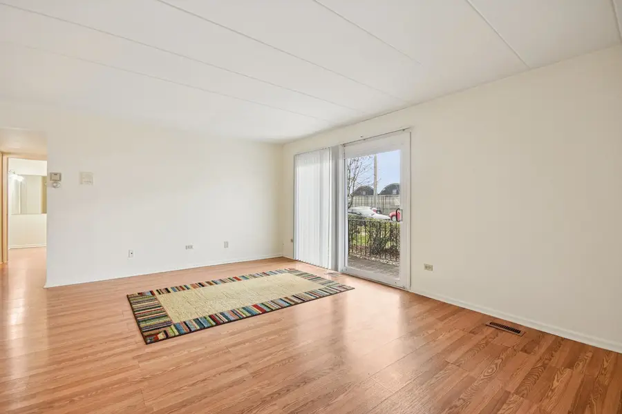 10831 S Keating Avenue #1SW, Oak Lawn, IL 60453 - Image #3