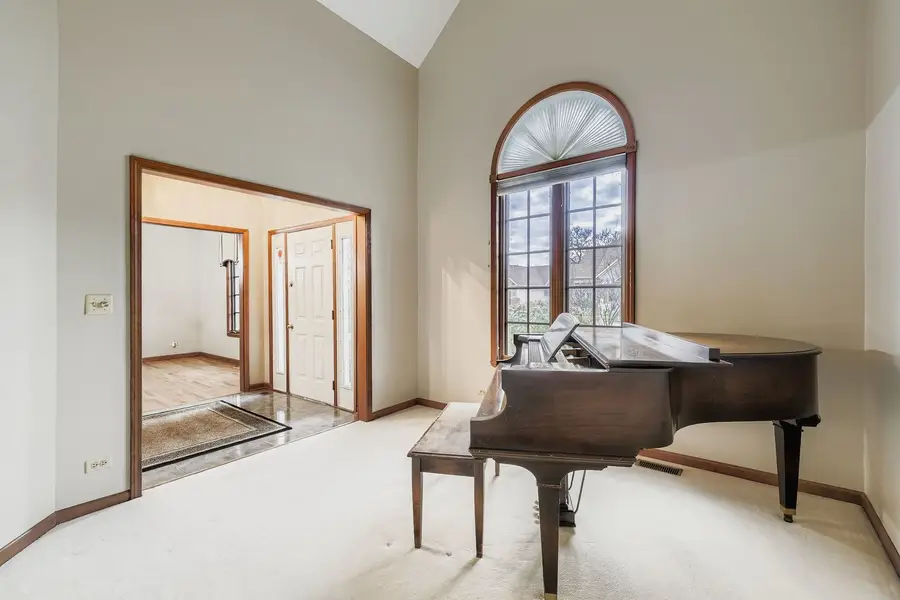 845 Harmon Boulevard, Hoffman Estates, IL 60169 - Image #3