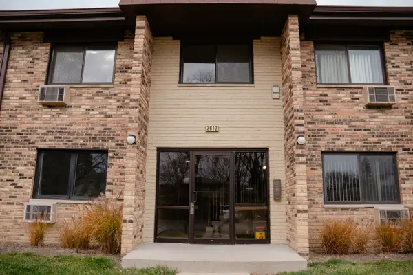 2612 N Windsor Drive #201, Arlington Heights, IL 60004