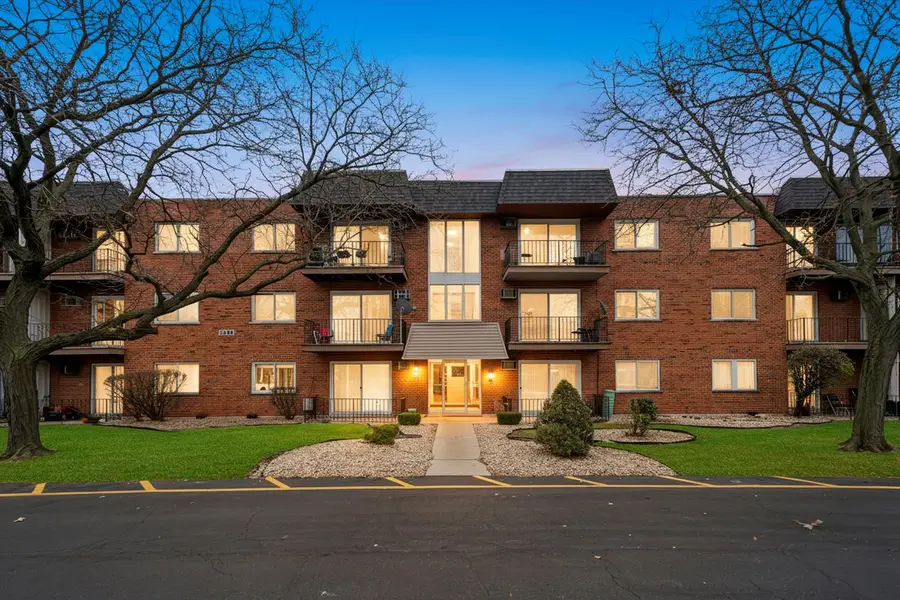 11245 S Harlem Avenue #A12, Worth, IL 60482 - Image #2