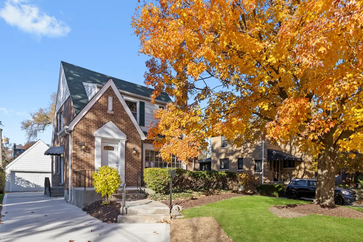 727 Selborne Road, Riverside, IL 60546 - Image #1