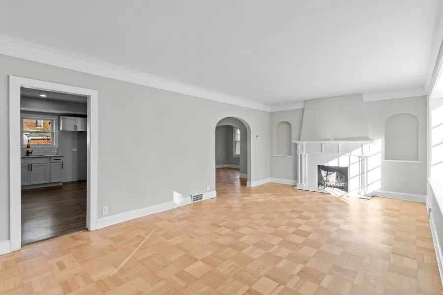 727 Selborne Road, Riverside, IL 60546 - Image #2