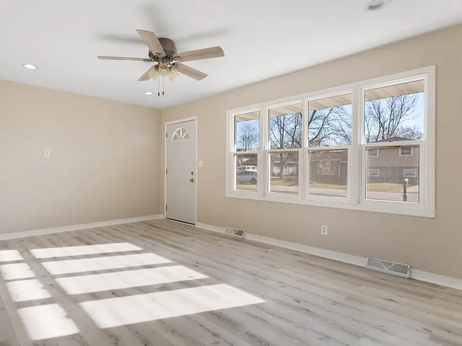 Address Withheld By Seller, Shorewood, IL 60404 - Image #2